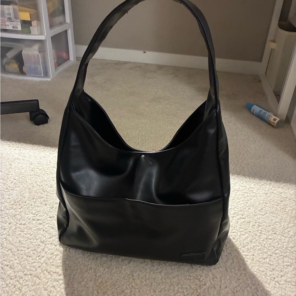 Black totes